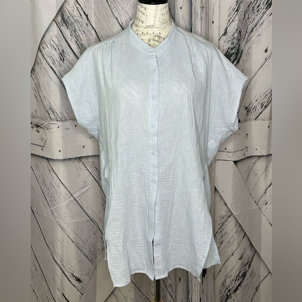 HYFVE Cotton Gauze Shirttail Cap Sleeve Button Down Top Light Blue Medium